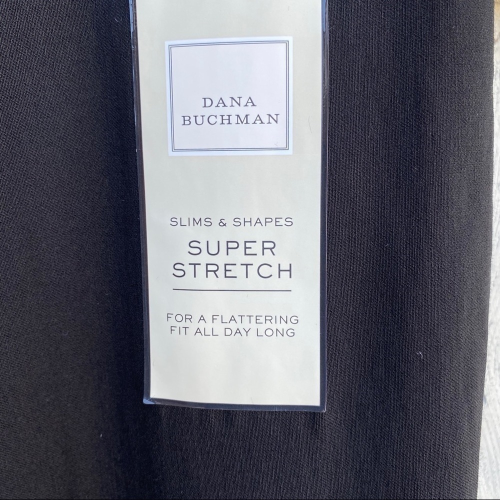 Dana Buchman Slimming Mid-Rise Black Capri - Picture 5 of 6